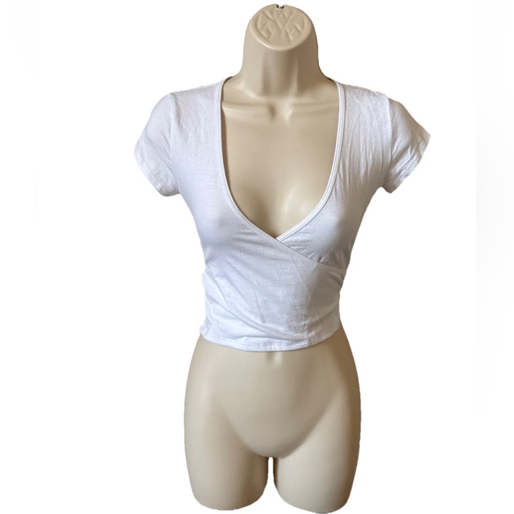 Windsor White Deep V-Neck Crop Top Size Small